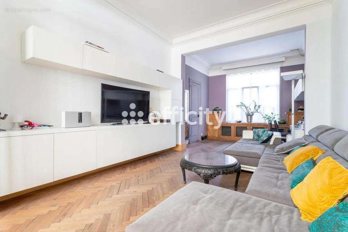 Maison 115 m² à Roubaix  - photo 2