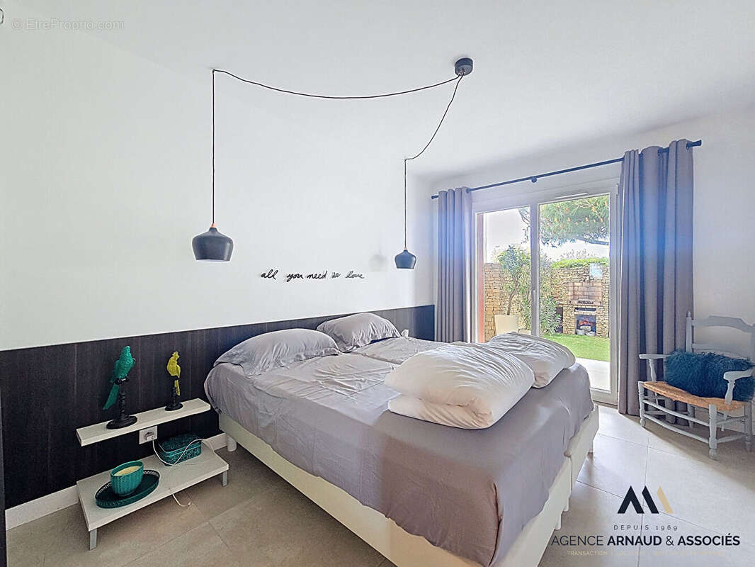 Appartement à SAINT-CYR-SUR-MER