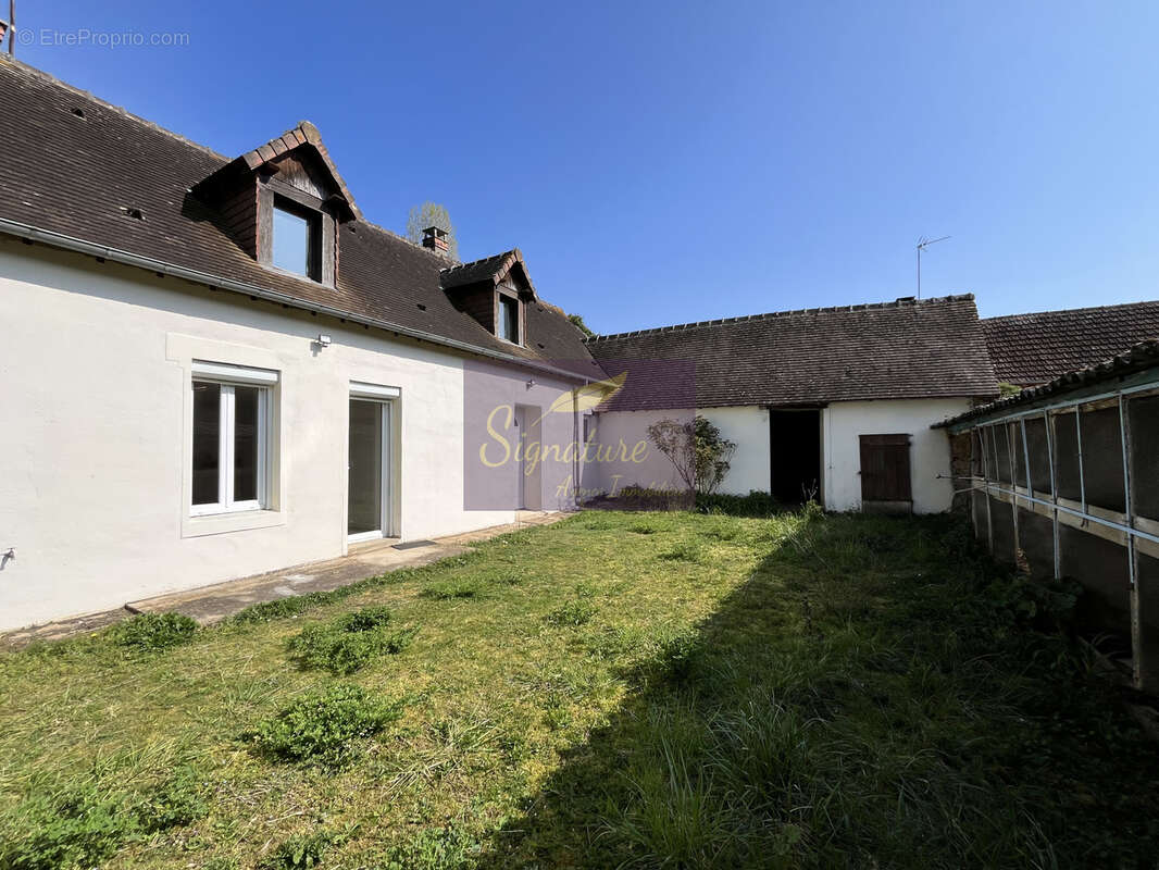 Maison à LOMBRON