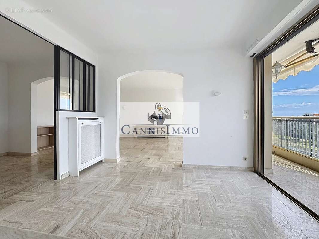 Appartement à MANDELIEU-LA-NAPOULE