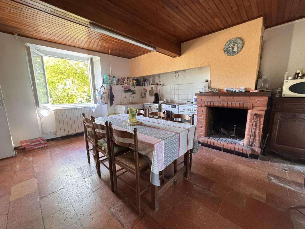 Maison à SAINT-JULIA
