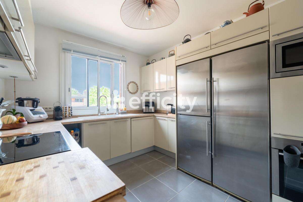Appartement à VILLE-D'AVRAY