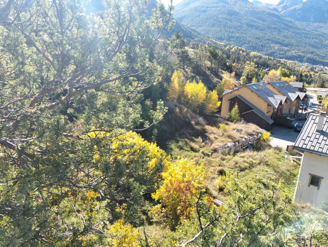 Terrain 906 m² à Briancon  - photo 2