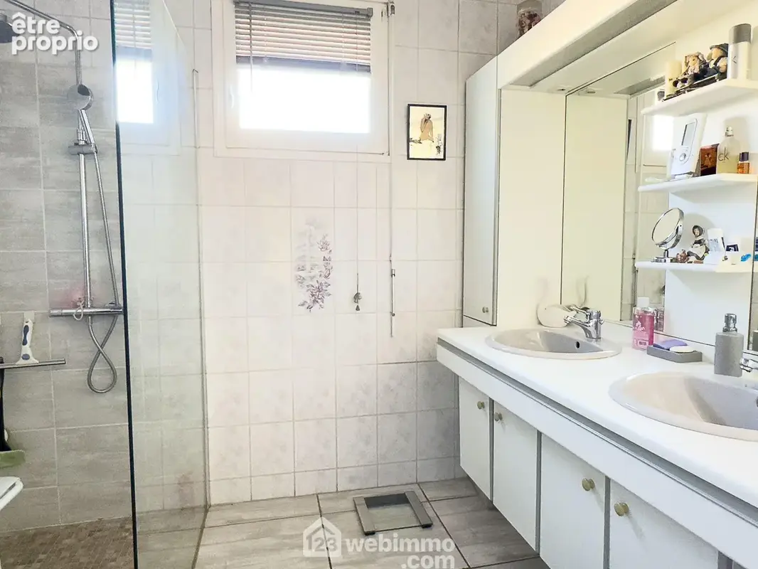 Une salle de douche.