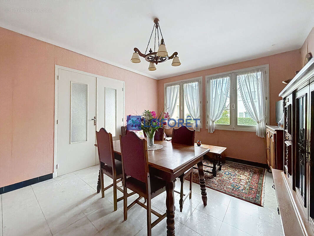 Maison à SAVIGNY-SUR-ORGE