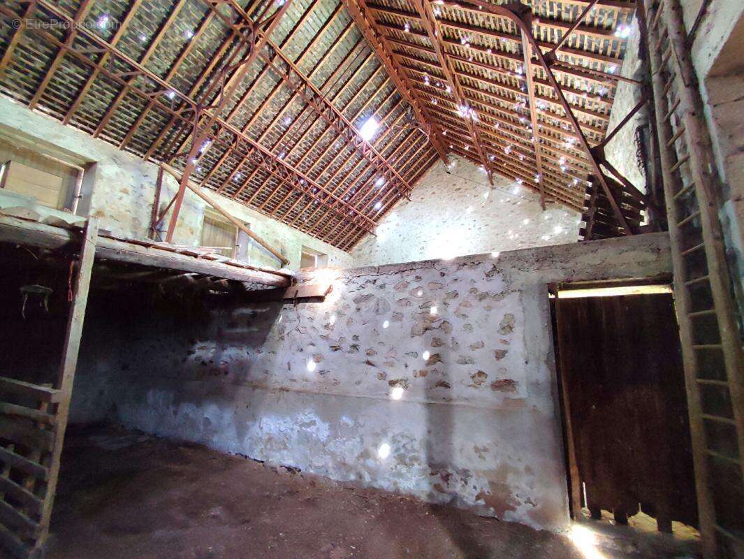 Maison à MONTSAUCHE-LES-SETTONS