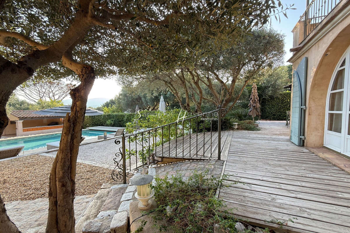 Maison 146 m² à La Croix-Valmer  - photo 2
