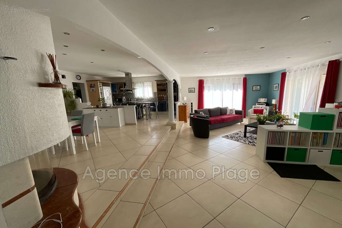Maison 126 m² à Queyrac  - photo 4