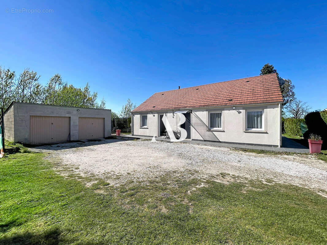 Maison à VILLENEUVE-LES-BORDES
