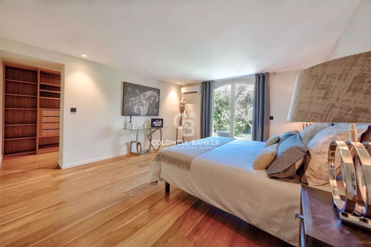 Maison à MOUGINS