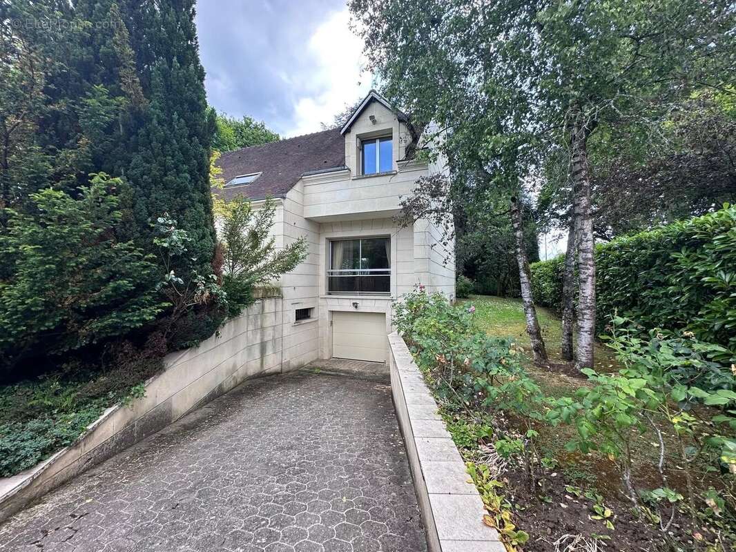 Maison à VAUCRESSON
