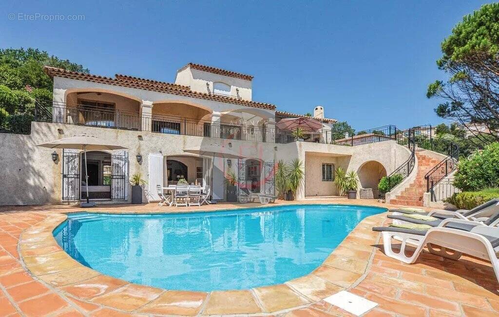 Maison à LES ADRETS-DE-L&#039;ESTEREL