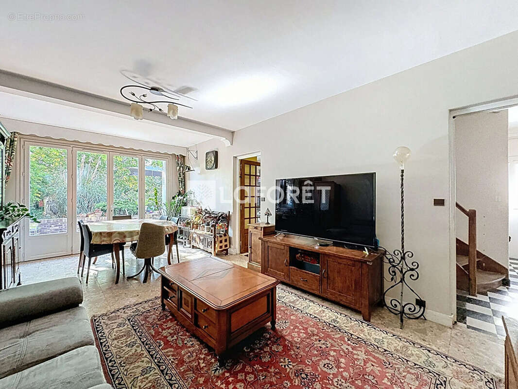 Maison à SARTROUVILLE