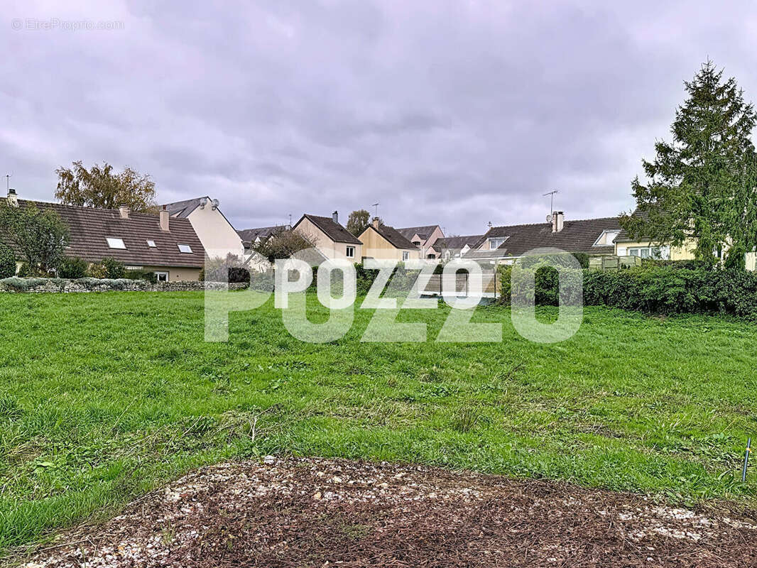 Terrain à VALOGNES