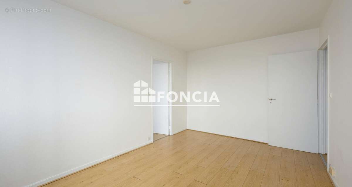 Porte de choisy - 2 pieces (43 m2) vue degagee - cave et parking - photo 4
