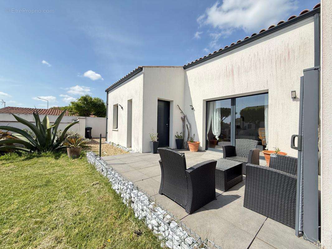 Maison à VAUX-SUR-MER