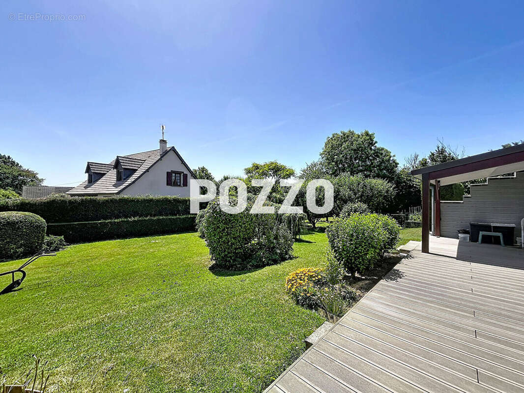 Maison Bréhal (50290) 102.73 m2 terrain 1400 m² - photo 10