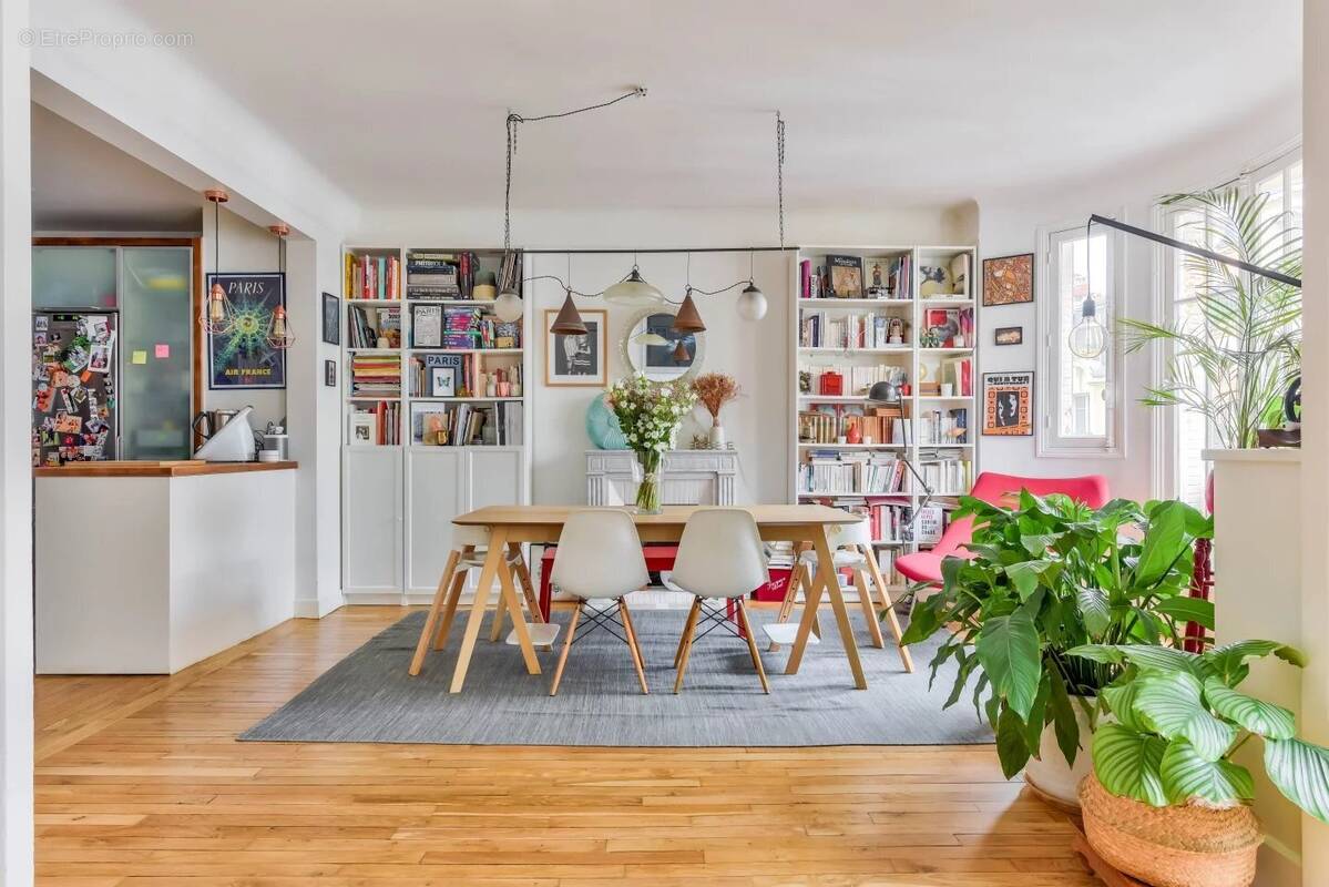 Appartement à PARIS-16E