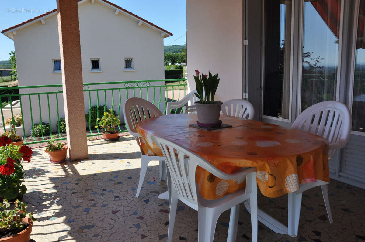 Maison à LA PACAUDIERE