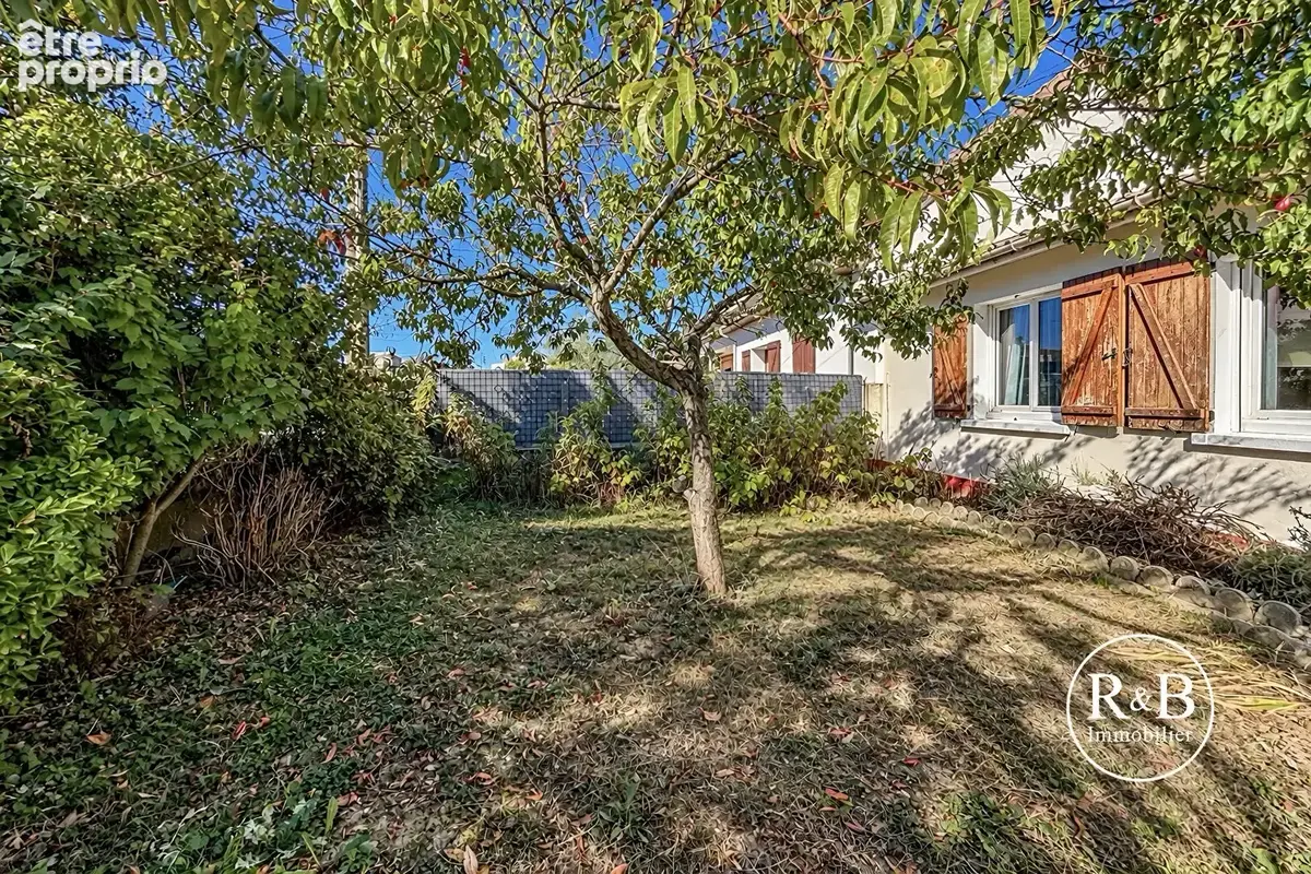 Maison Les Clayes Sous Bois 4 pièce(s) 65.70 m2 - photo 2