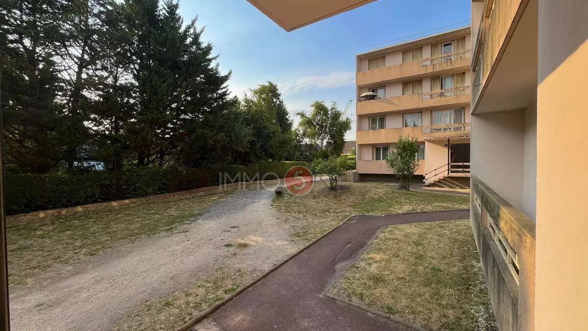 Appartement 60 m² à Bondy  - photo 13