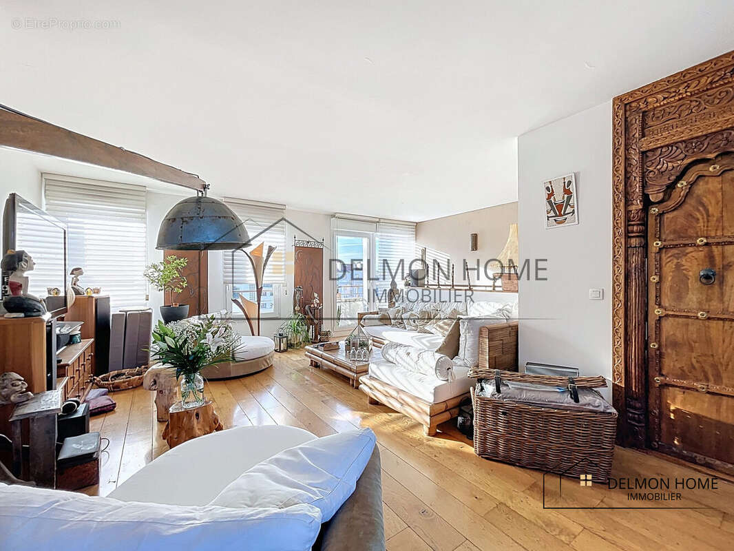 Appartement à COURBEVOIE