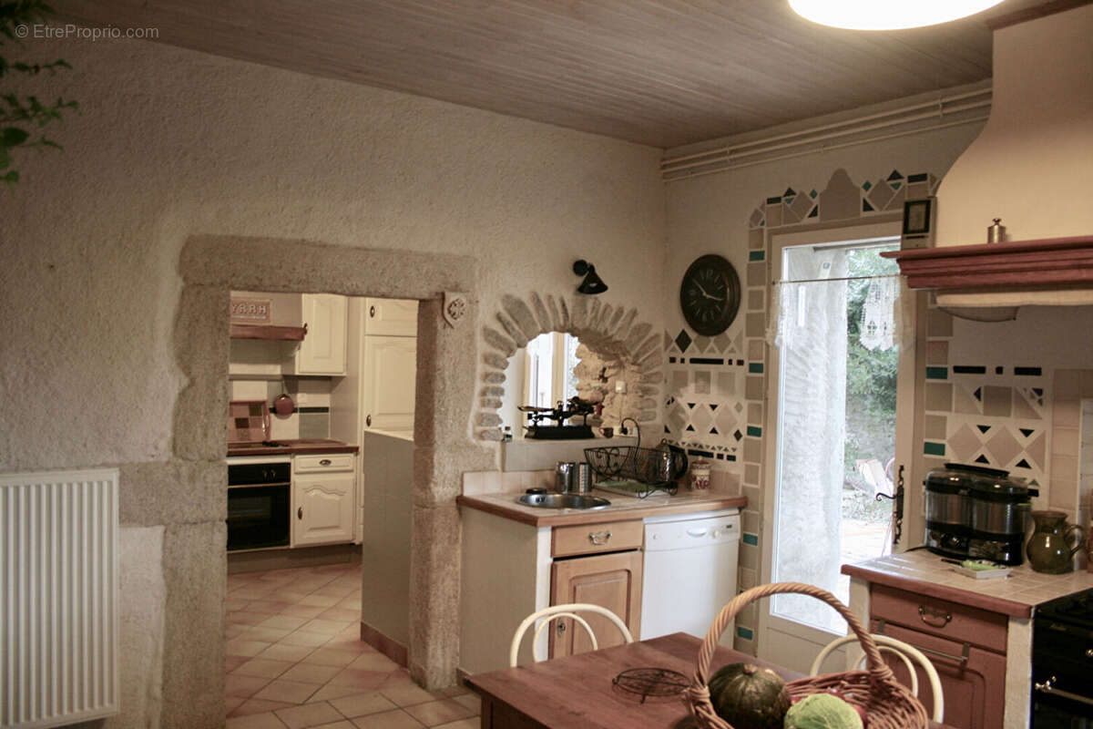 Propriété de charme en pierre avec gîte indépendant, piscine et vue exceptionnelle sur les 3 Becs - photo 15