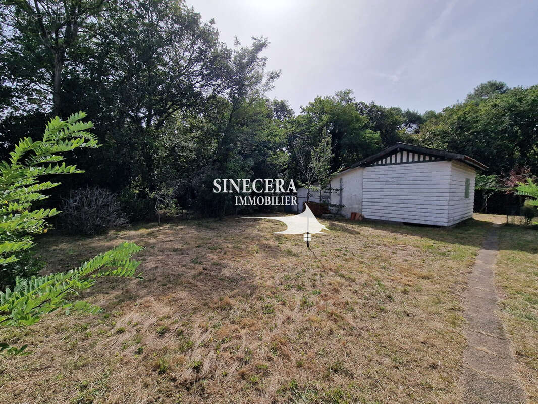 Terrain à GUJAN-MESTRAS