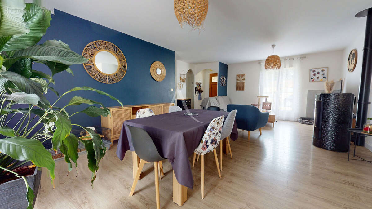 Maison à VIVONNE