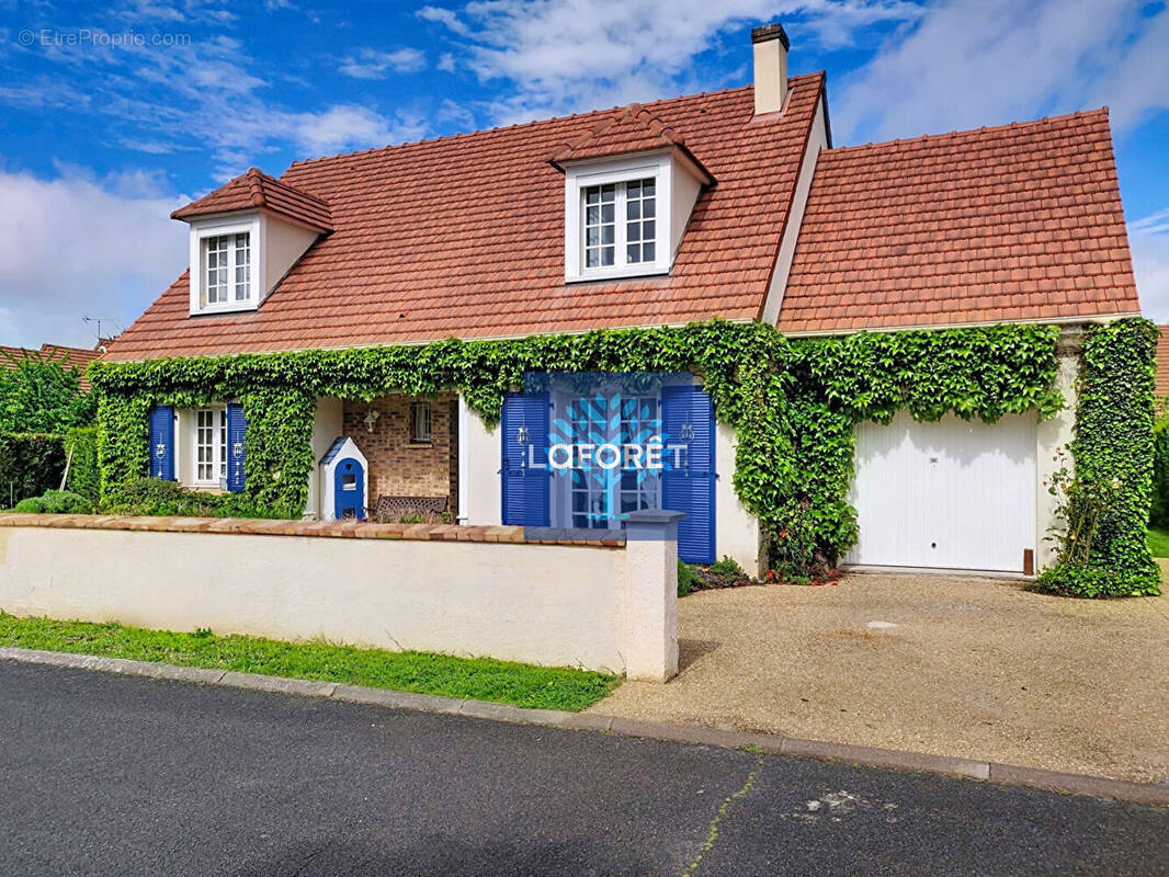 Maison à LEUDEVILLE