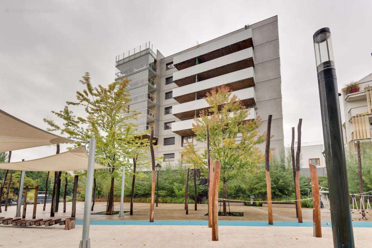 Appartement à L'ILE-SAINT-DENIS