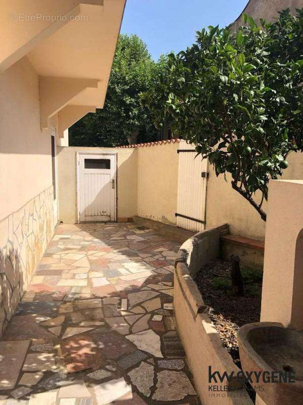 Maison à SAINT-GENIS-DES-FONTAINES