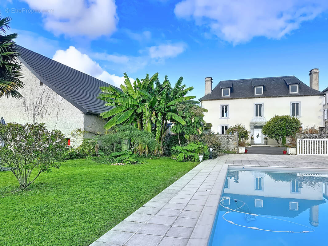 Maison à NAY