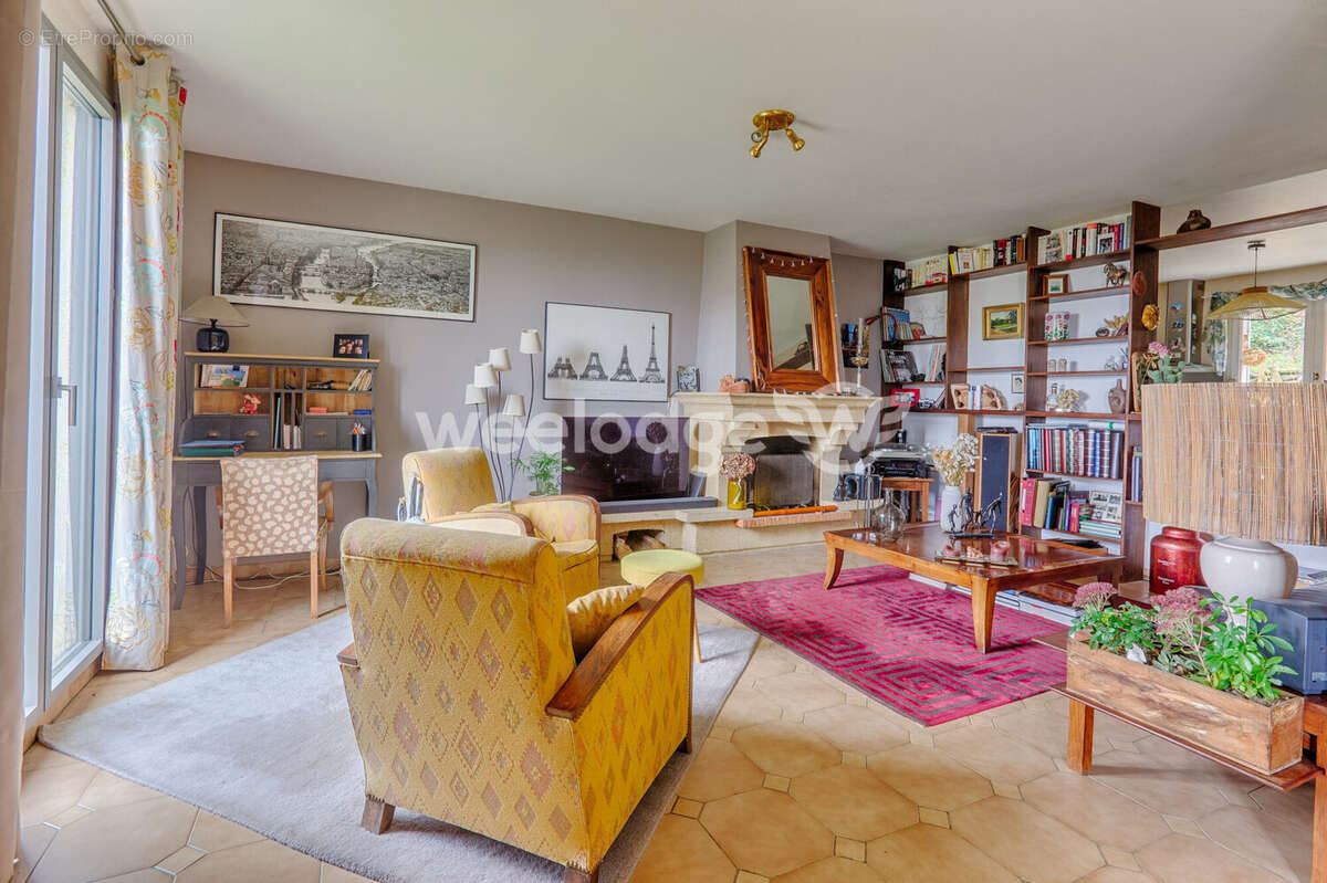 Maison à CHANTELOUP-LES-VIGNES