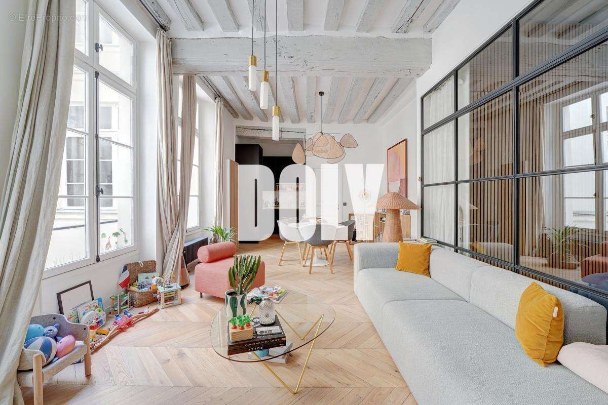 Appartement à PARIS-4E