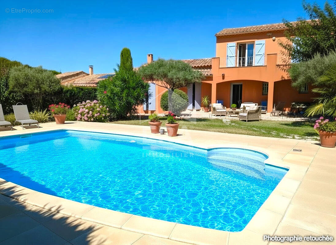 Maison à PERNES-LES-FONTAINES