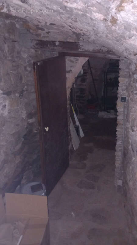 Maison à COLOMBIERES-SUR-ORB