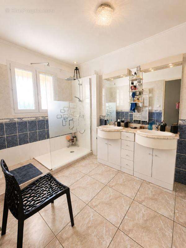 Villa Cazouls Les Beziers 4 pièce(s) 122 m2 - photo 8