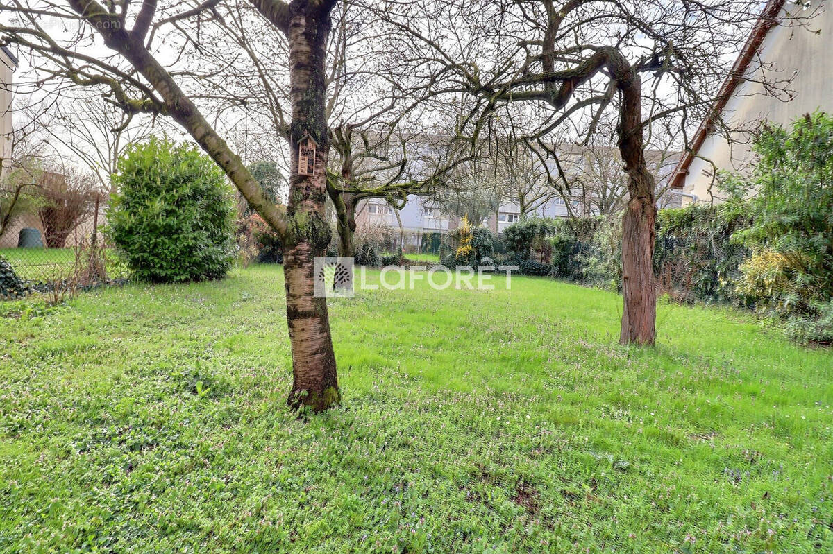 Terrain à VITRY-SUR-SEINE