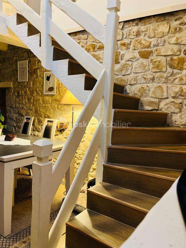 Maison à ONCY-SUR-ECOLE