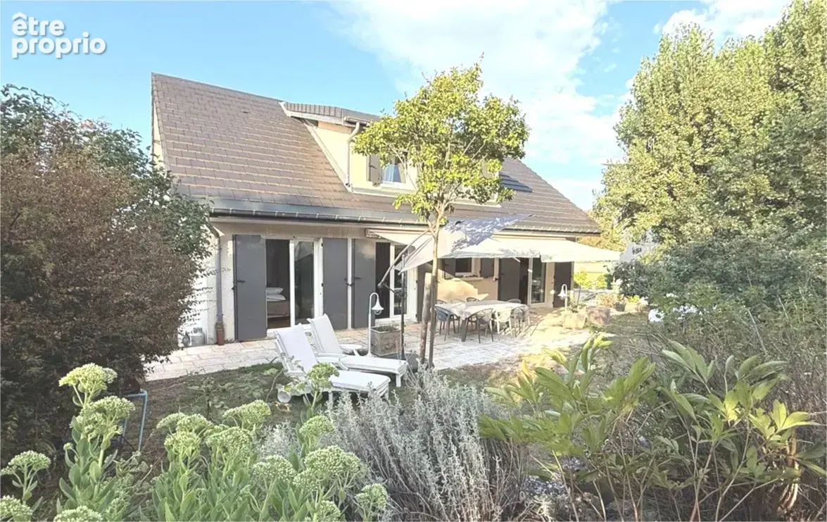 Maison 6 pièces 165 m² à vendre à Saint-Quentin-Fallavier (38070) - photo 1