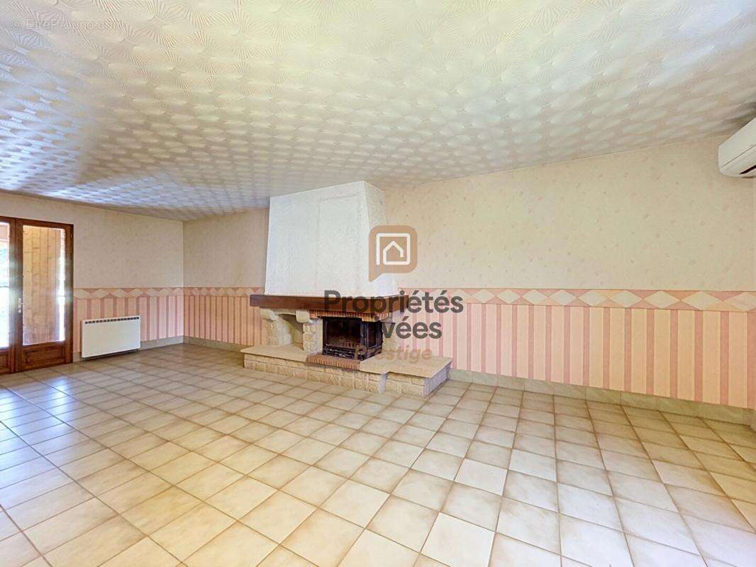 Villa T5 plain-pied 119 m², Terrain 1750 m², 4 chambres, Garage , Au calme , Saint-Maximin 83470 - photo 11