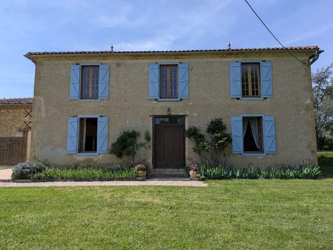 Maison à SEISSAN