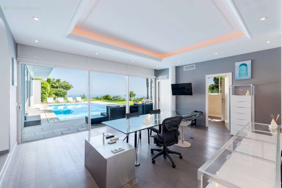 Villa contemporaine à Mandelieu-la-Napoule avec vue mer panoramique et espace bien-être - photo 13