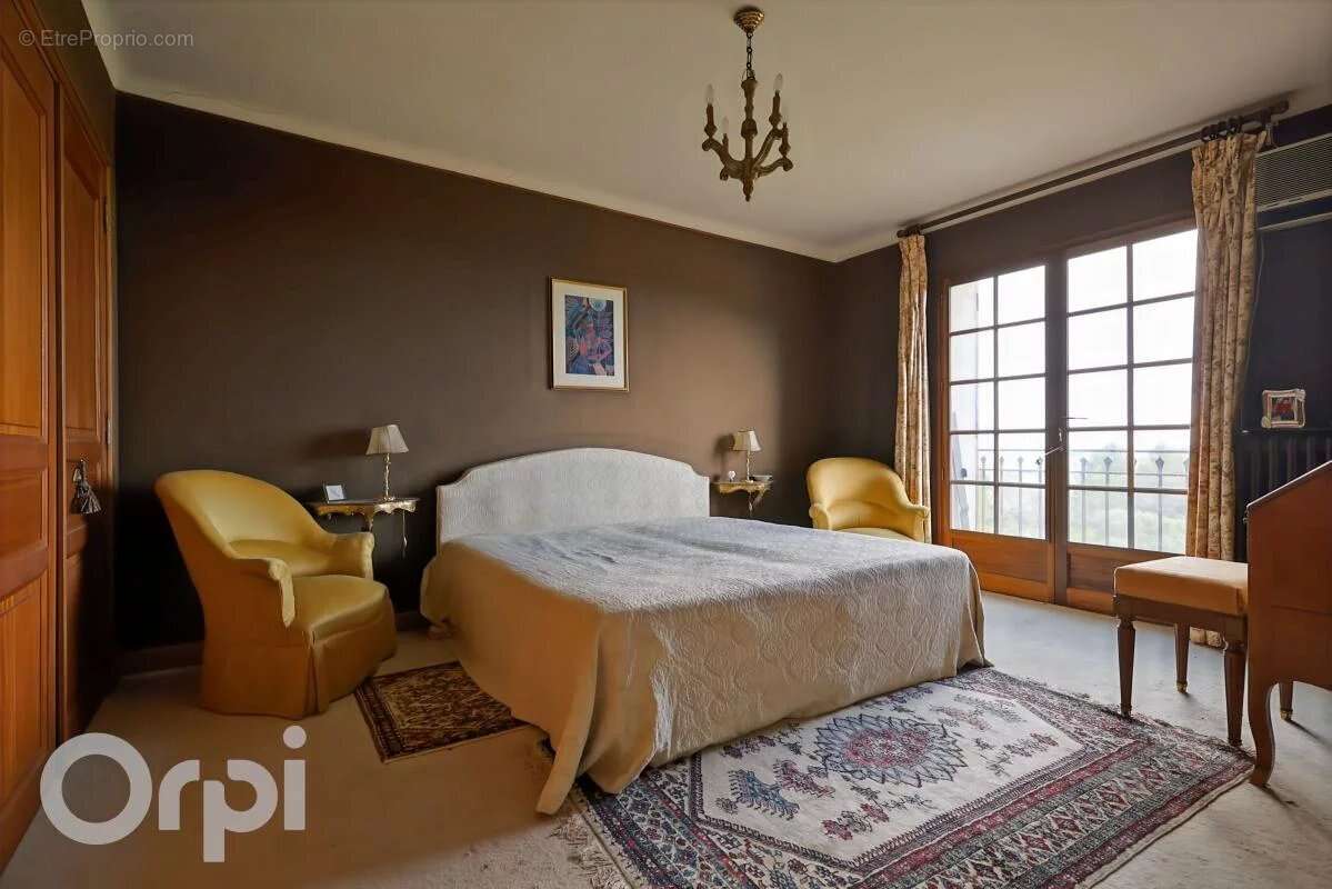 Maison à ROQUEFORT-LES-PINS