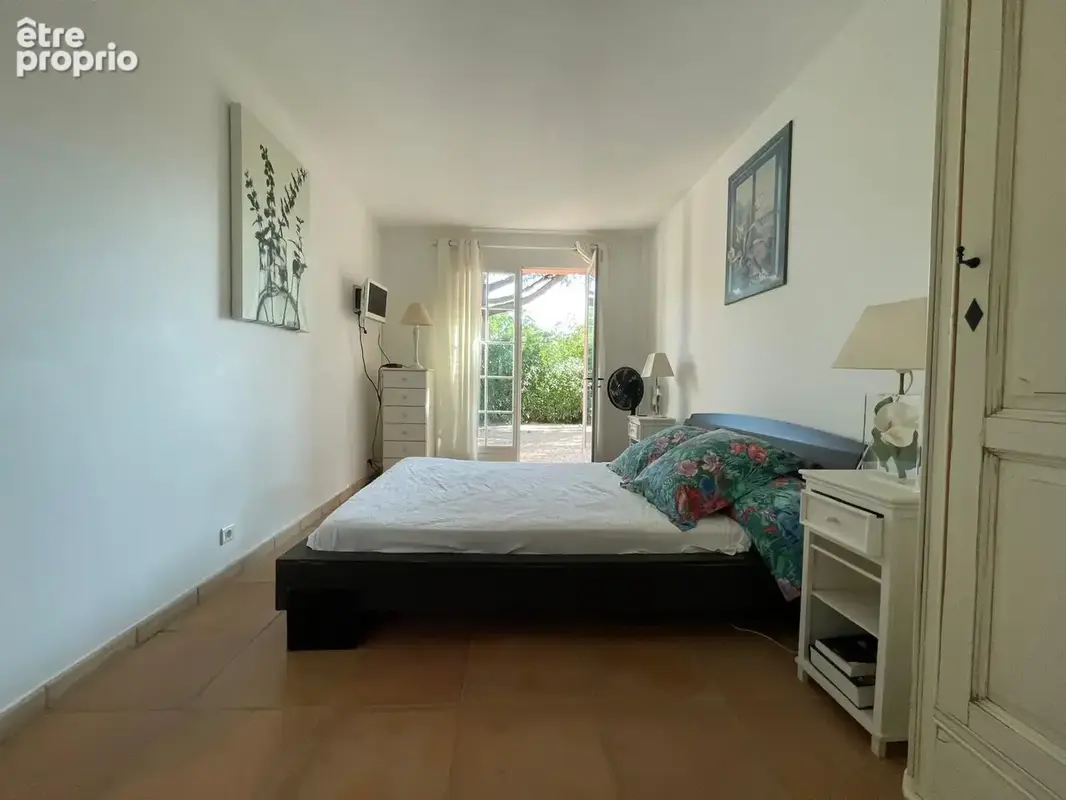 Demeure d’Exception à Sainte-Maxime : Luxe, Vue Mer & Accès Direct à La Plage - photo 17