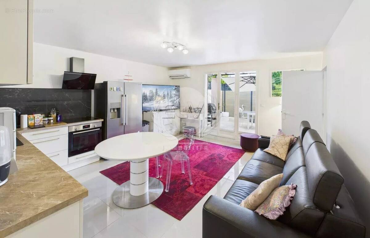 Maison à PLAN-DE-LA-TOUR