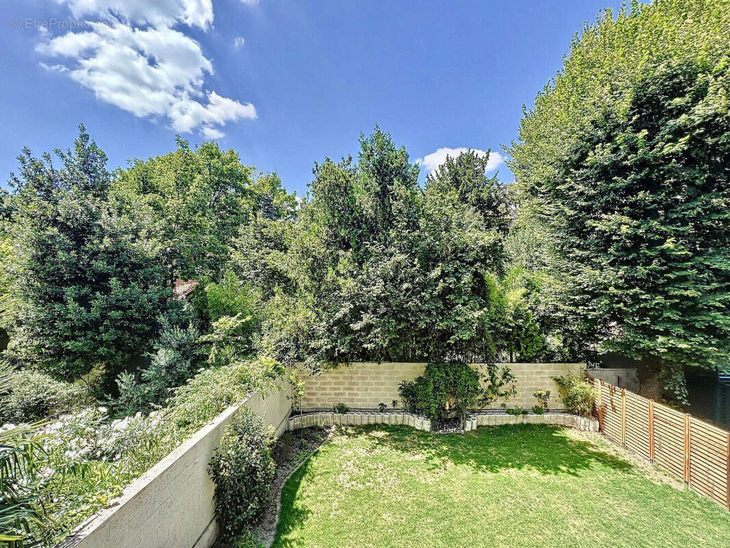 Appartement à SURESNES