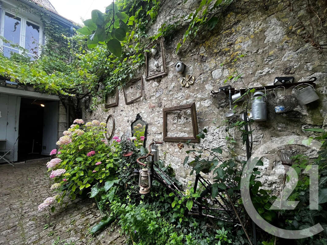 Maison à BENNECOURT