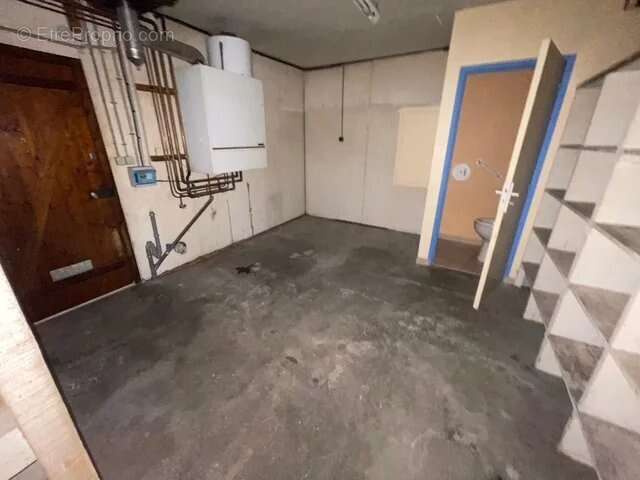 Commerce à LA SAUSSAYE